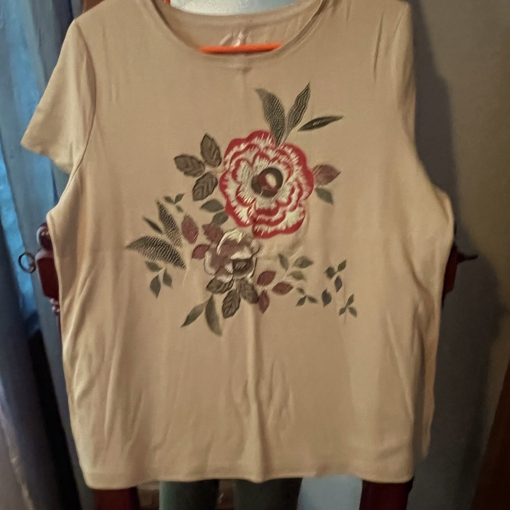 Women tan tee shirt size large